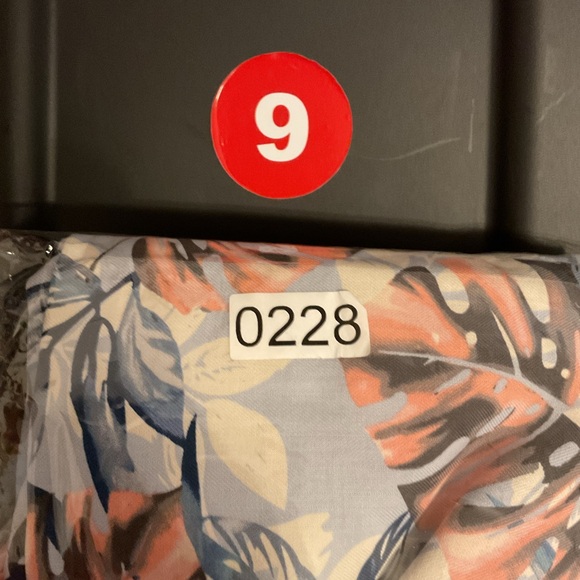 Tommy Bahama Silk Hawaiian Camp Shirt – XXL Tropical Monstera - Picture 12 of 13